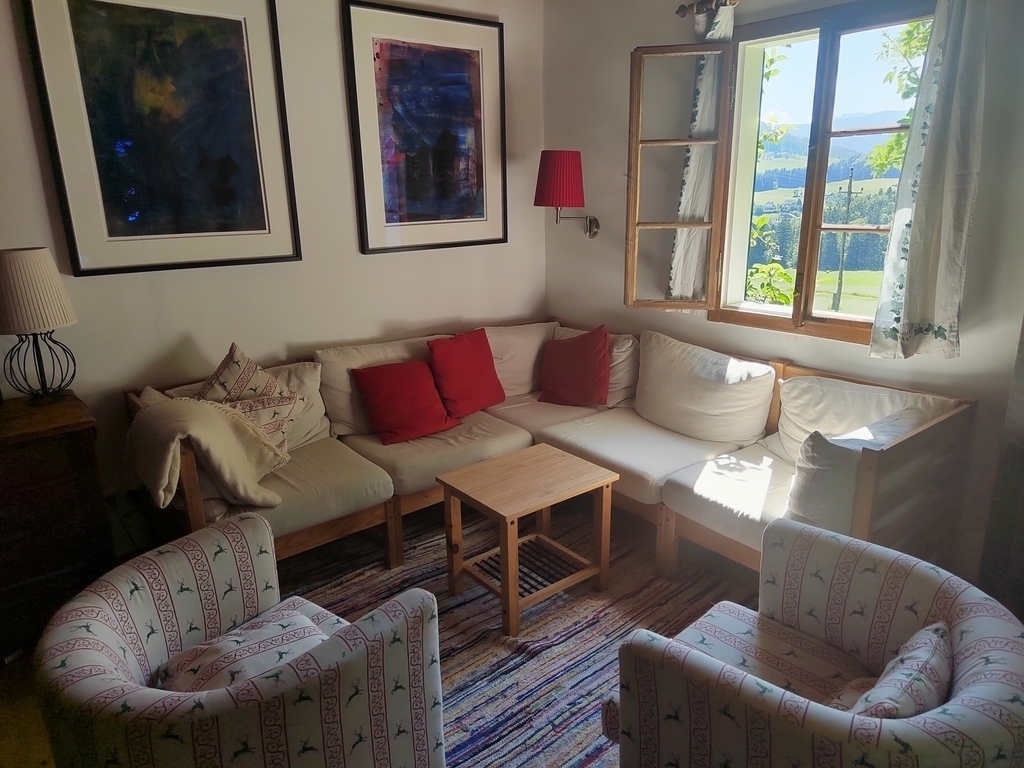 Wohnzimmer mit Blick in den Garten