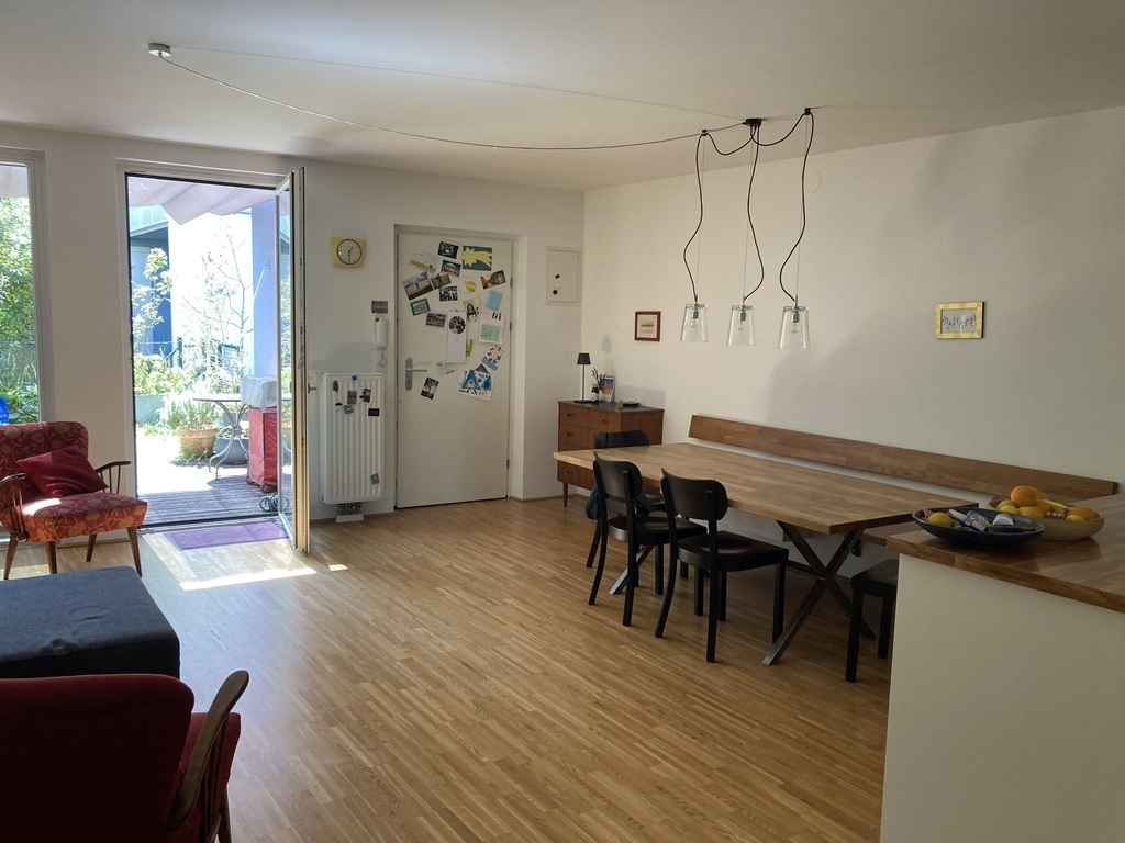 Kitchen and Livingroom