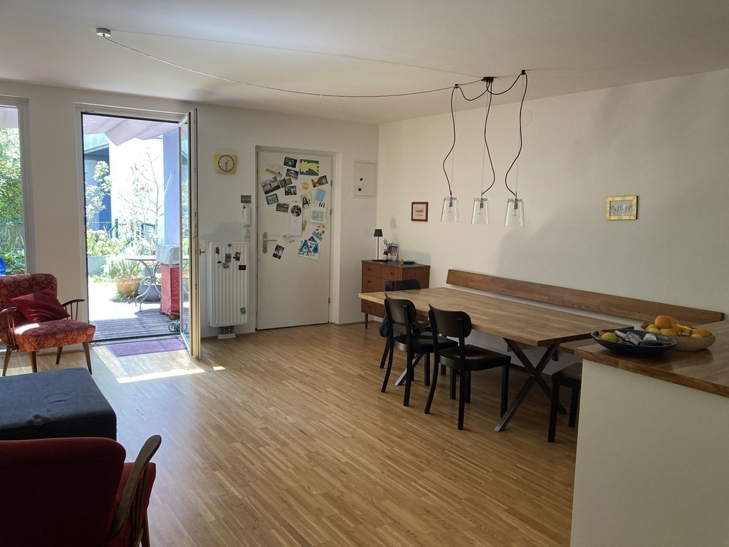 Kitchen and Livingroom