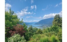 Blick über den Ossiacher See Richtung Villach