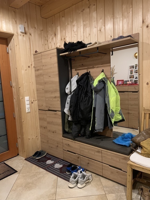 garderobe im Vordereingang