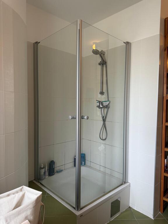Shower cabin