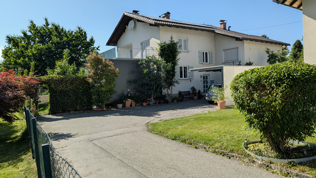 view as approaching the house