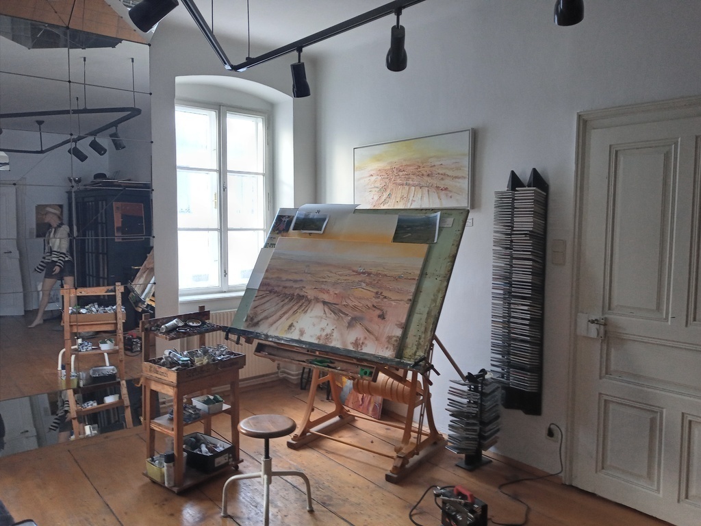 atelier where Kurt does his paintings