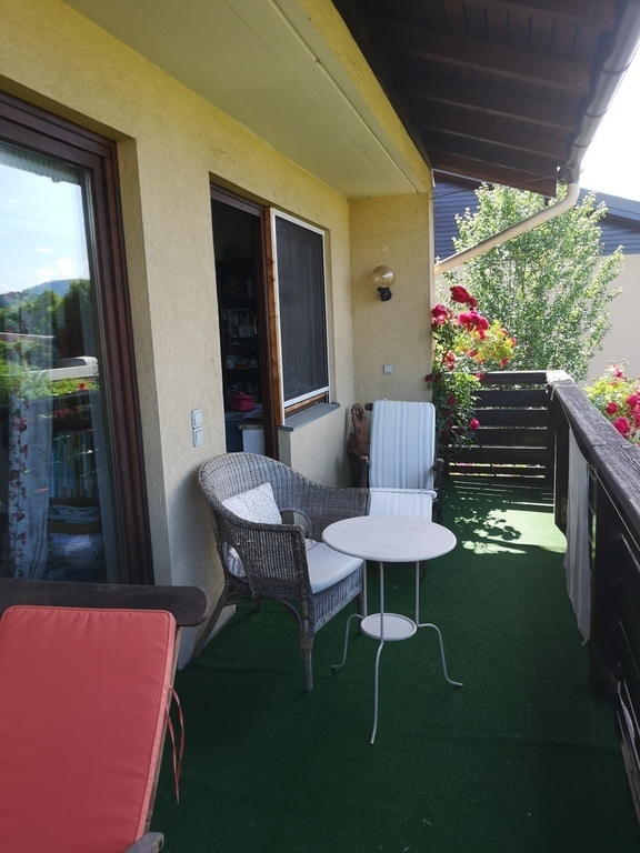 Balkon vor den beiden Schlafzimmern mit Doppelbett