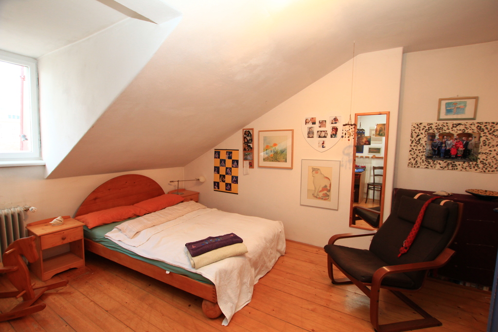 bedroom with double bed