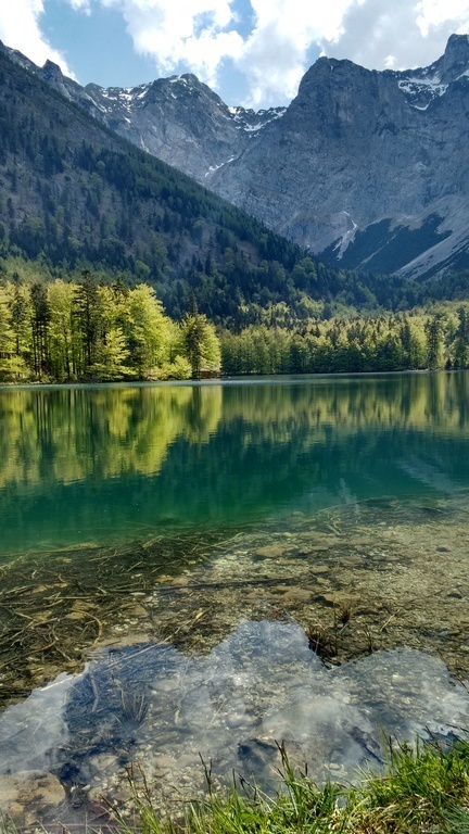 many hiking trails nearby, here to Langbathsee