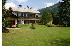 Hausansicht aus dem Garten