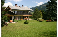 Hausansicht aus dem Garten