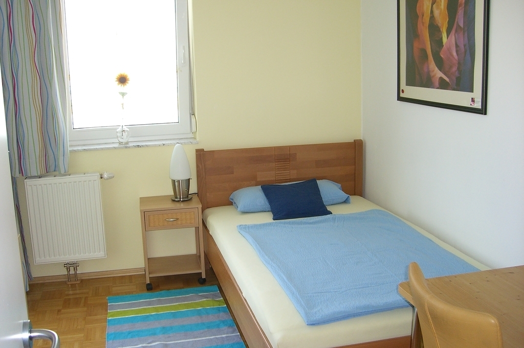 2nd bedroom on the first floor (with balcony and own TV)