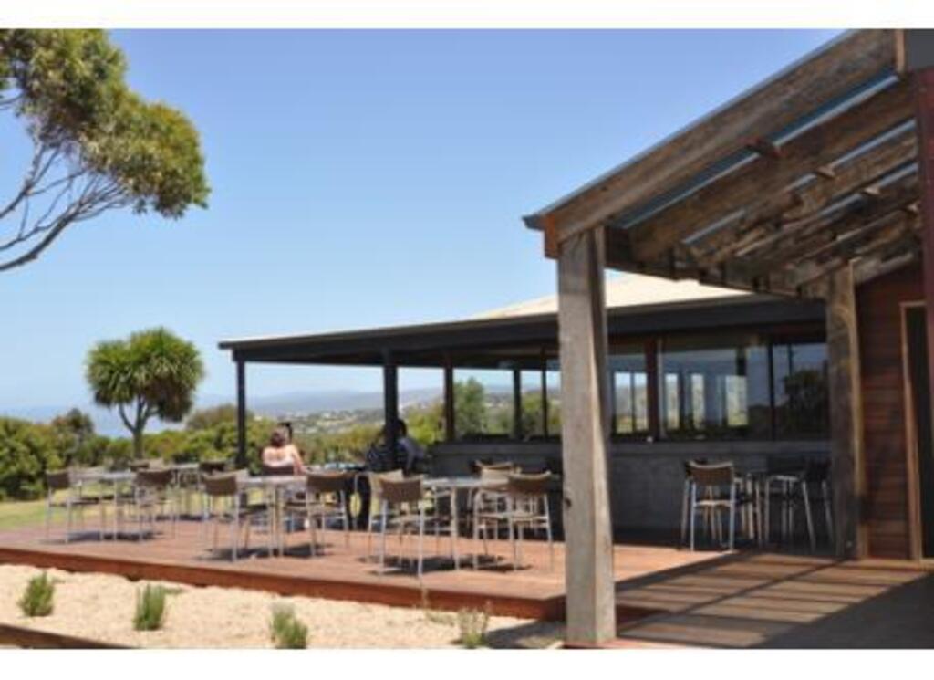 Local Airey's Inlet Pub