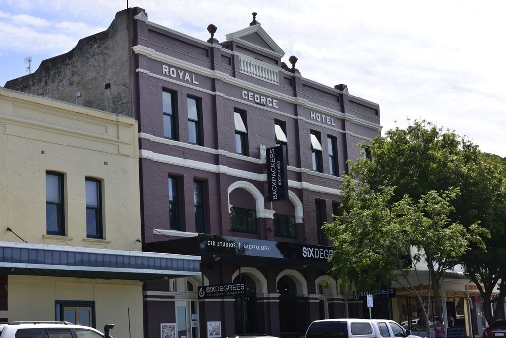 Historic hotel - great wine bar