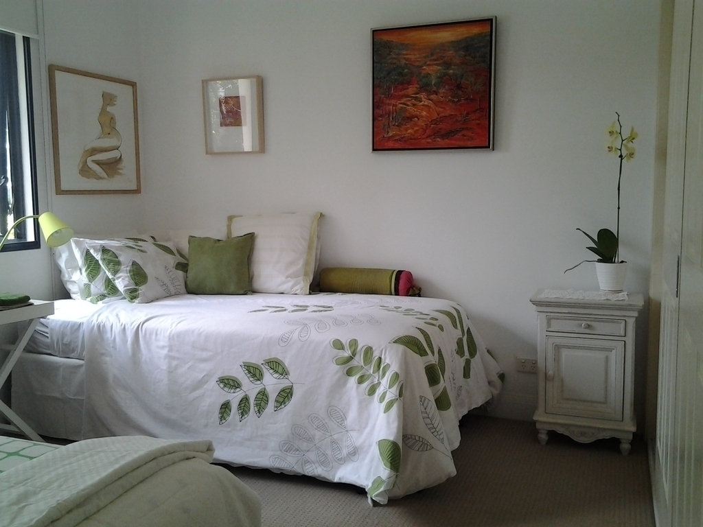 2nd bedroom with 1king single trundle=2beds