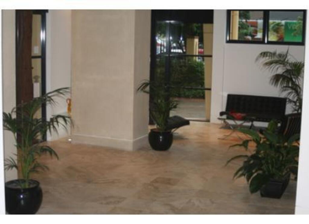 Foyer entrance to Lancaster