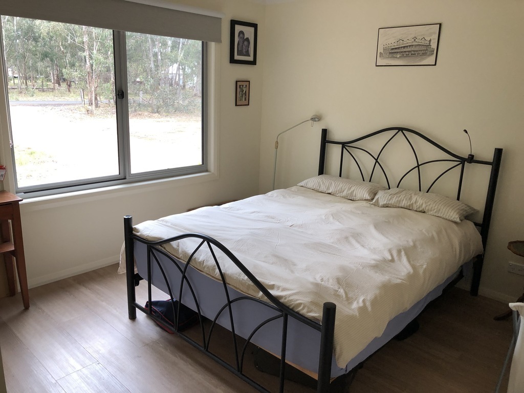 bedroom 1, Queen sized bed