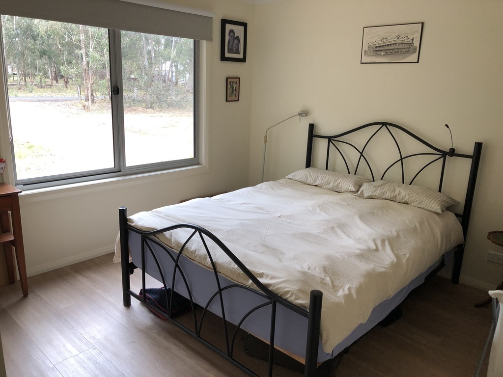 bedroom 1, Queen sized bed