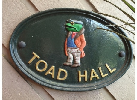 Front of Toad Hll