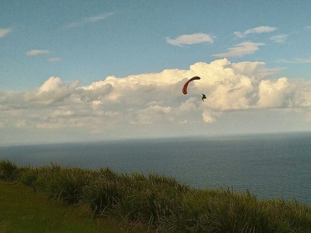 Otford is one of Australia's top hang gliding spots