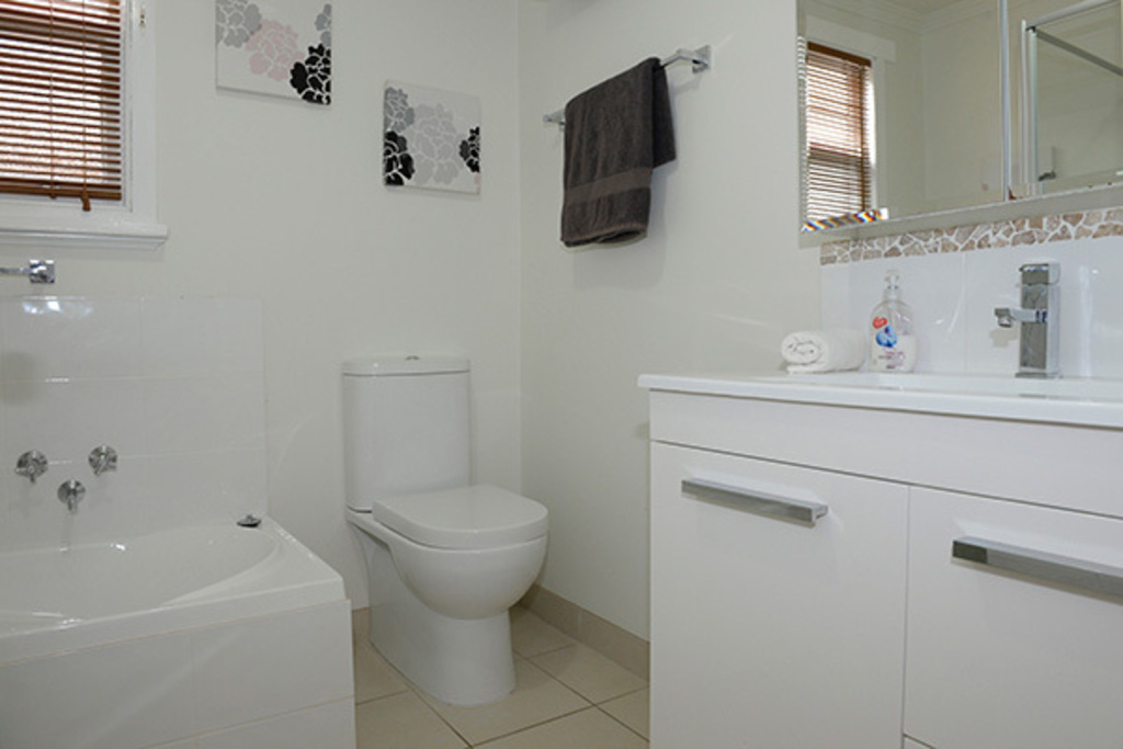 Main bathroom with separate shower and also a bath