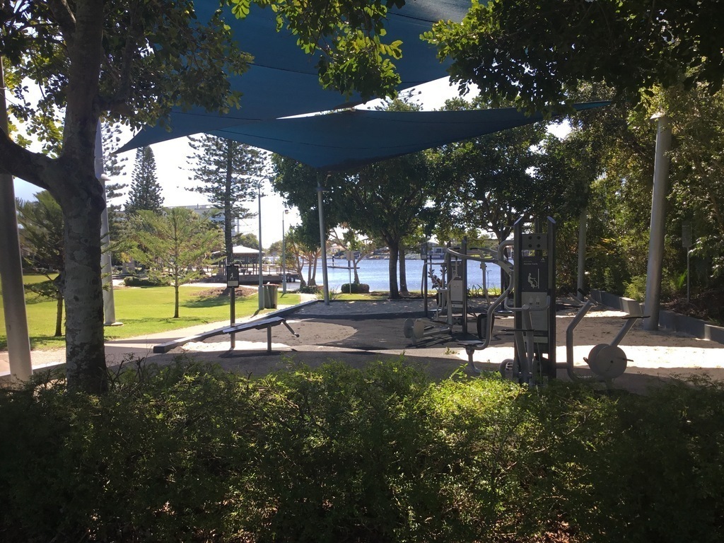 Double Bay,outdoor free exercise station. Walk from the house.