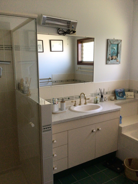 Main bathroom