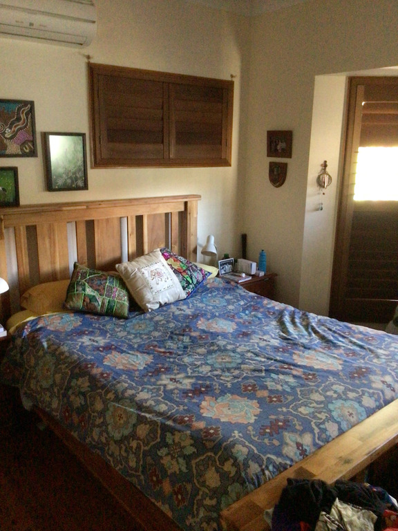 Main bedroom queen bed