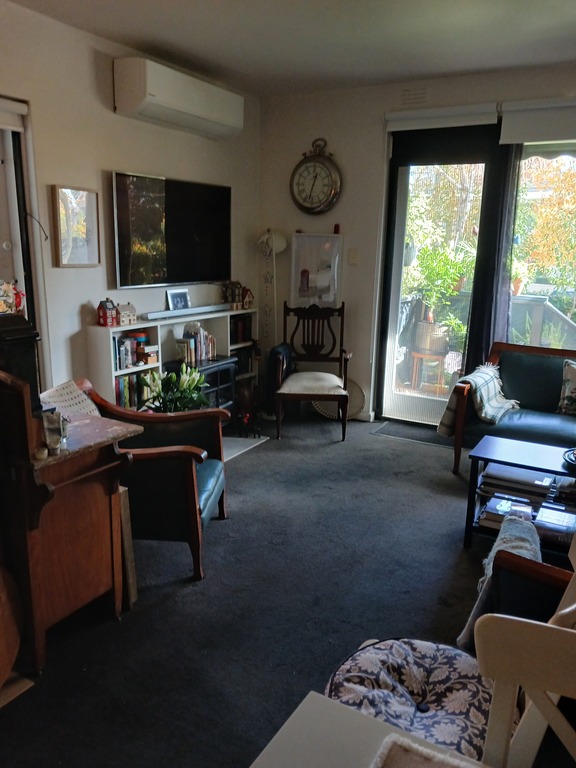 Lounge.