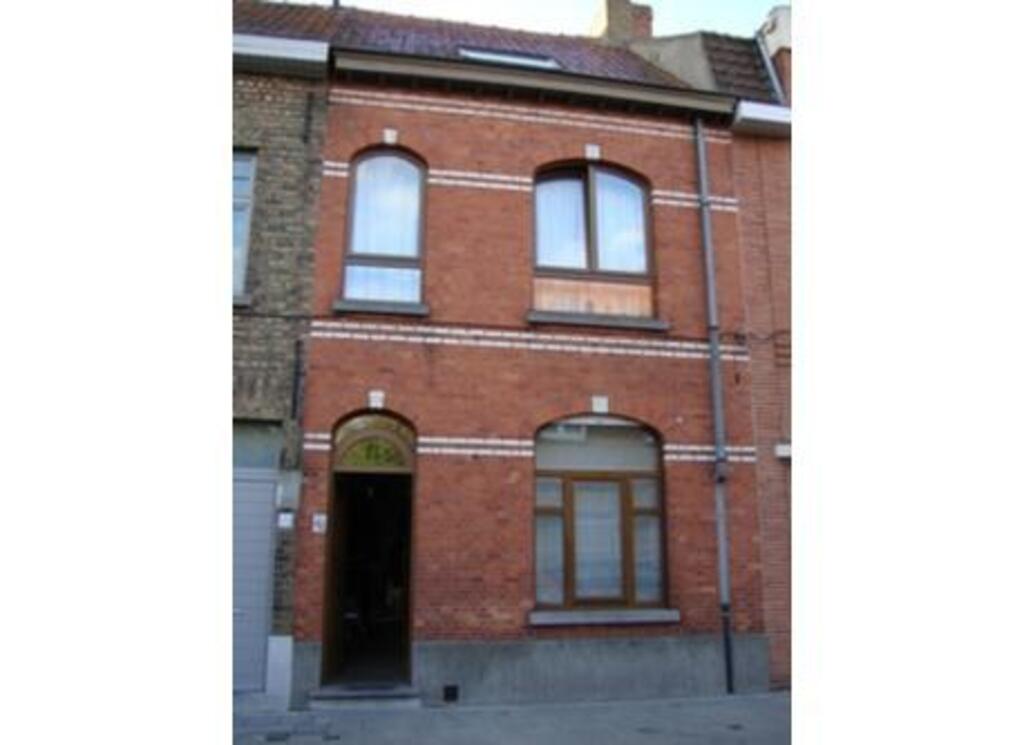 front view from the streetside