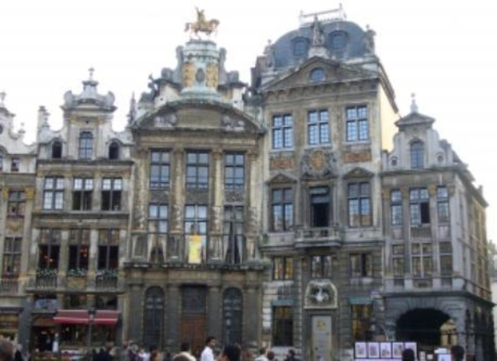 1st Home (Brussels) : Grand Place : https://visit.brussels/en/article/brussels-unesco-sites