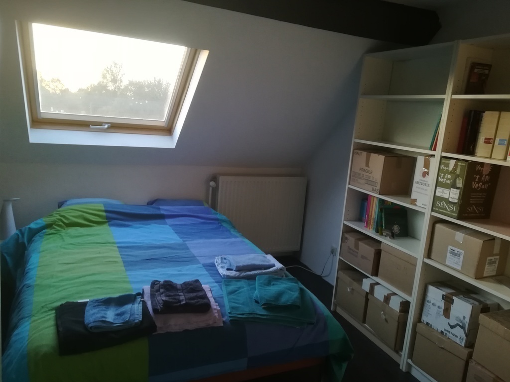 sleeping room  / chambre 2