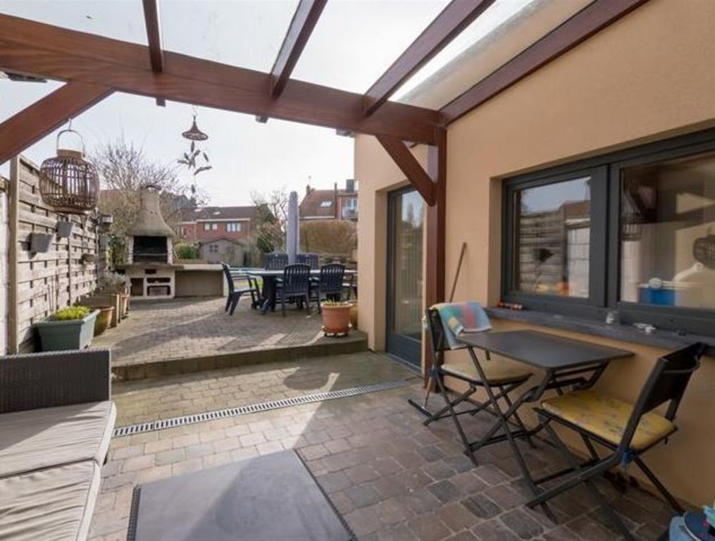 covered terrace / terrasse couverte