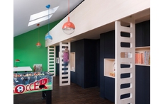 large play- and bedroom for the children / great mezzanine for sleeping / 4 double beds = 8 persons