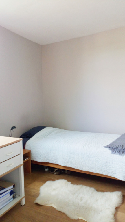 Chambre 1 personne 1er étage: vue sur le jardin, lit 1 personne confortable. 