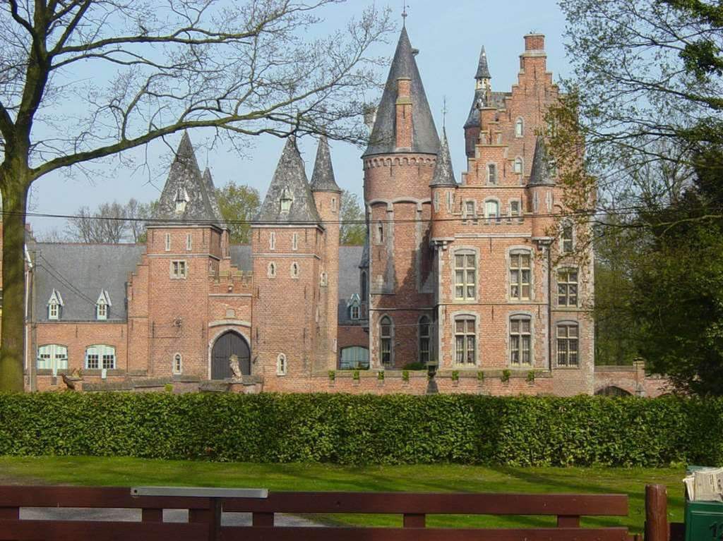 Castle in Lovendegem - one of the many (!!) castles in Flanders