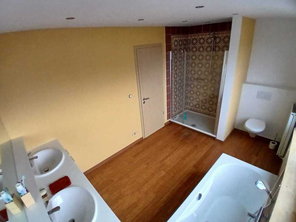 Main bathroom
