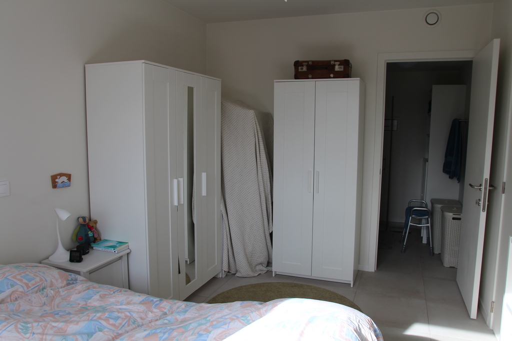 Sleeping room annex bathroom