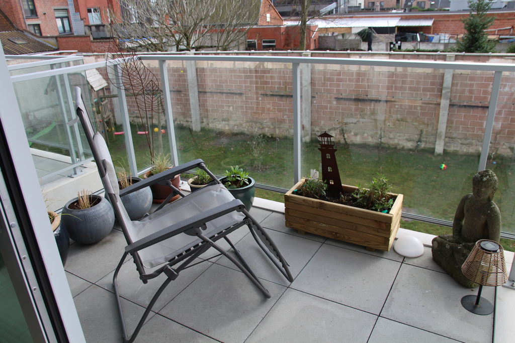 Back terrace with view on the garden