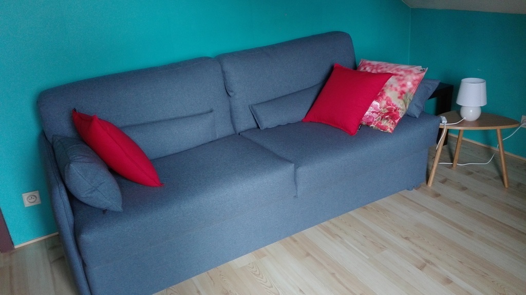 Chambre enfant avec double lit clic-clac.