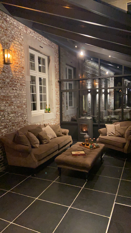 South side conservatory for great evenings 