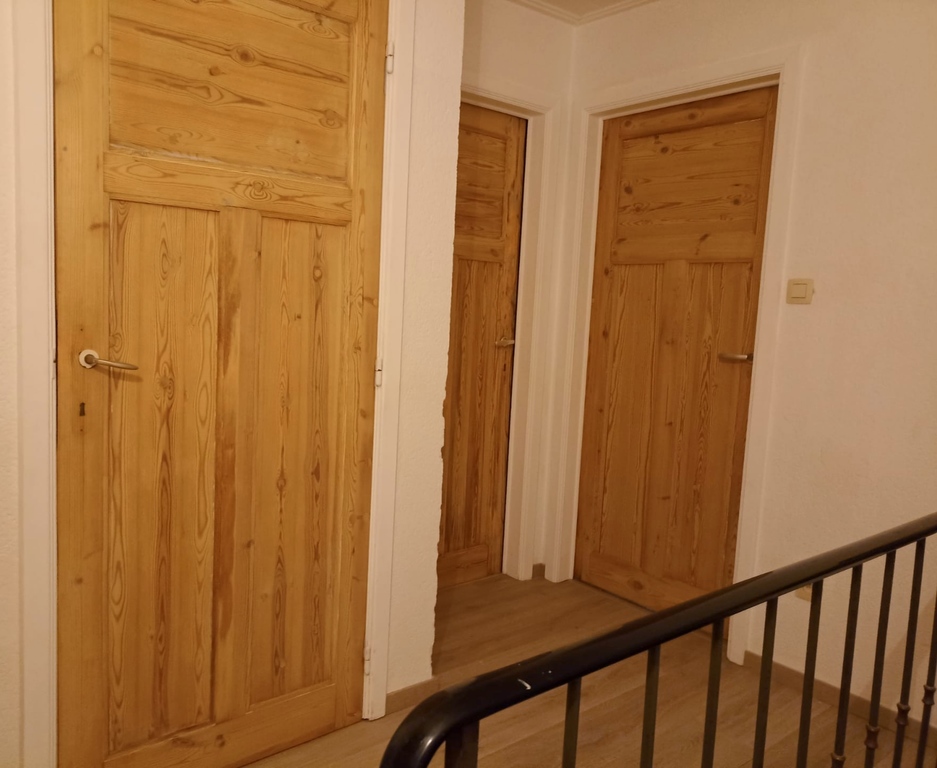 upstairs entrance to rooms