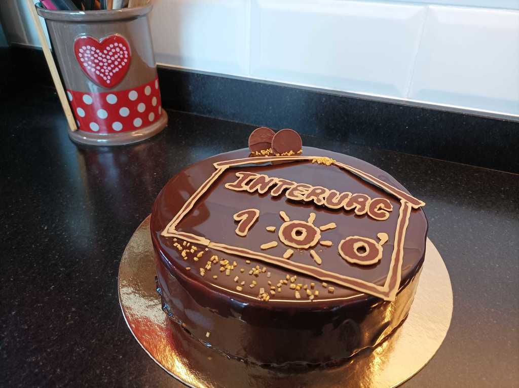 Our 100 happy Intervac exchanges deserved a good Belgian chocolate cake!