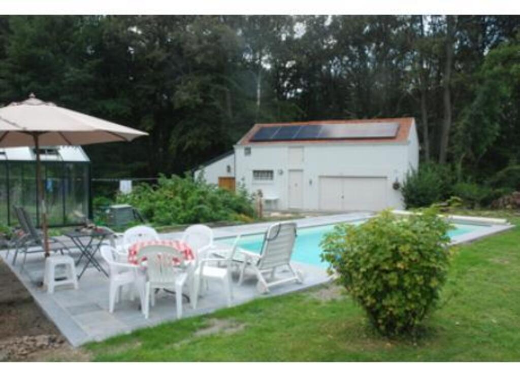 swimming pool + garden shed and play yard 