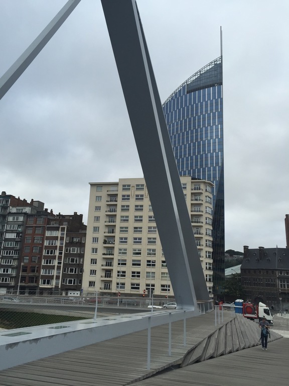 La Belle Liégeoise (new bike and footbridge over the river Meuse)