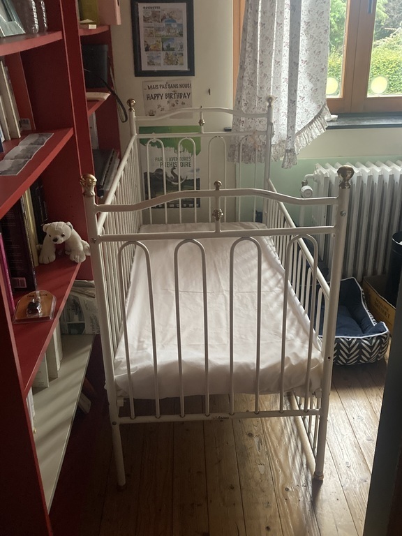 Cot for young children