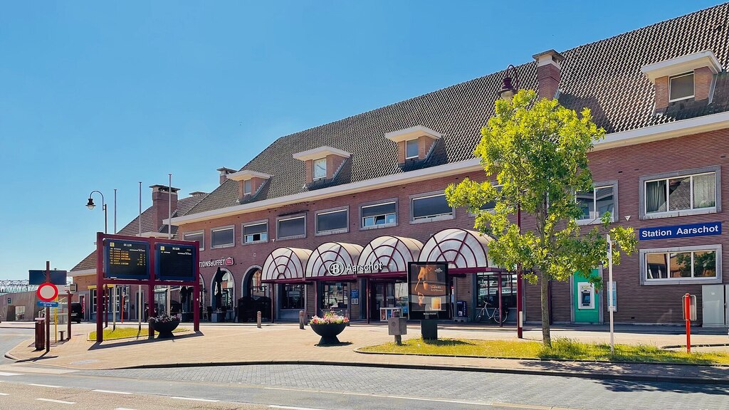 Trainstation in your street (!) and connection to all big cities in Europe