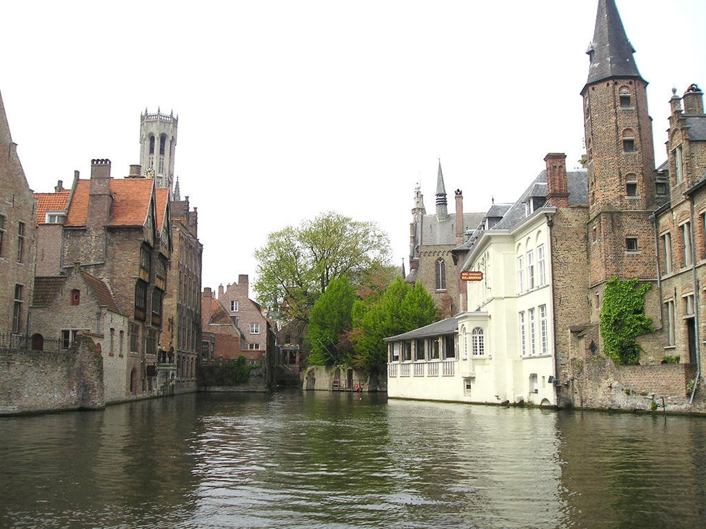 Bruges (Brugge) - 40km
