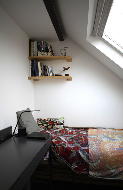 Office and solo bed 2nd floor