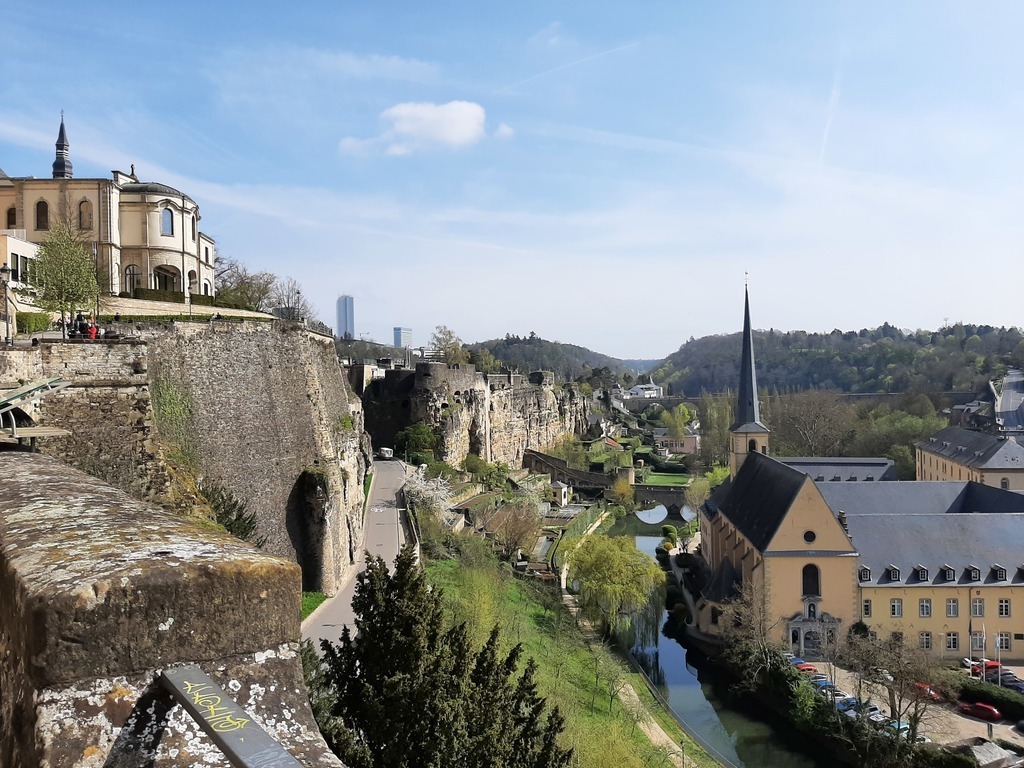 Luxembourg City - 1h15 drive 