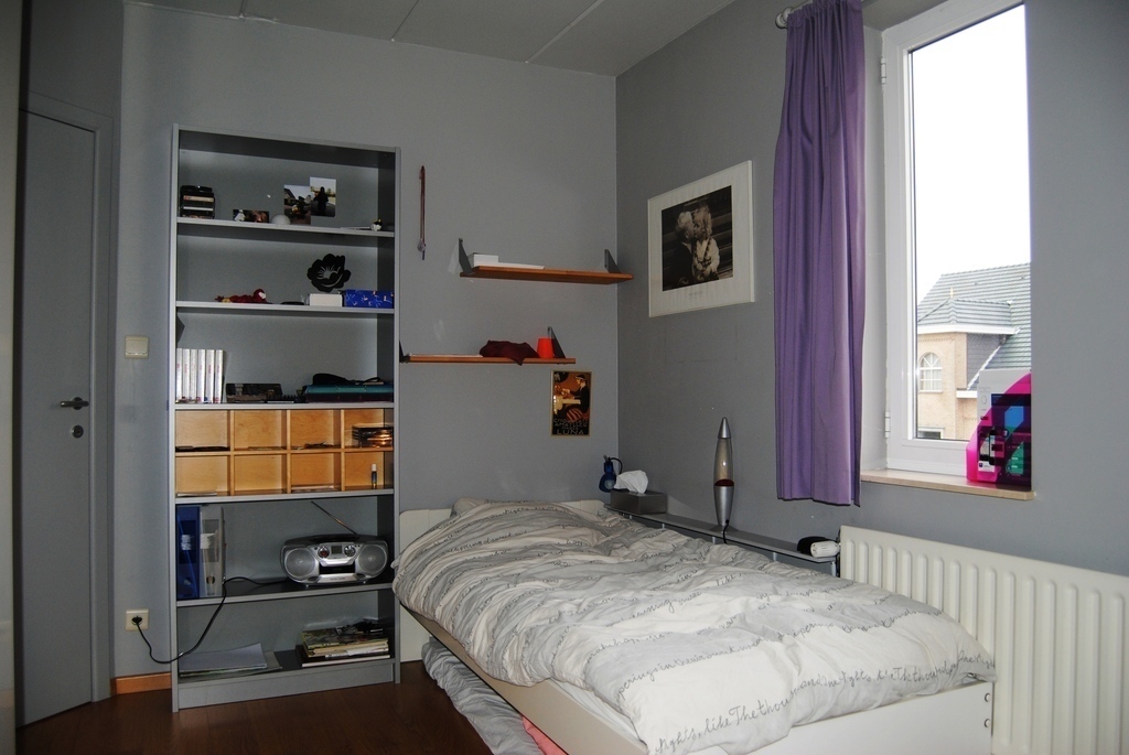 bedroom 2 on the first floor