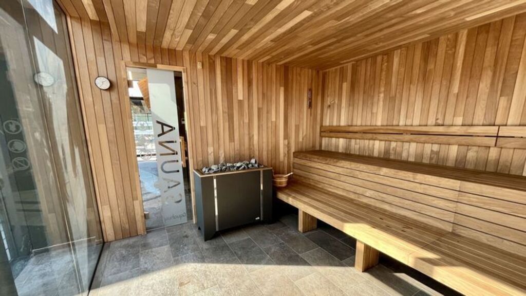 Wellness of huy: hammam, sauna, jacuzzi, hot water outdoor pool